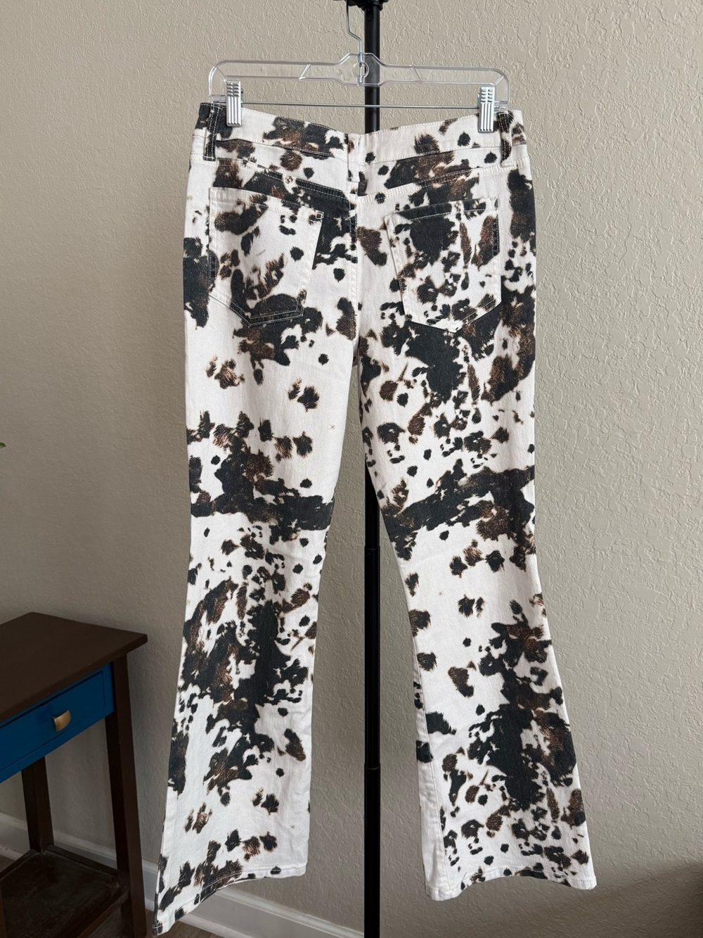 Dakota Blue Ivory & Black Cowprint Flare Jeans - 7/28 - Picture 5 of 8